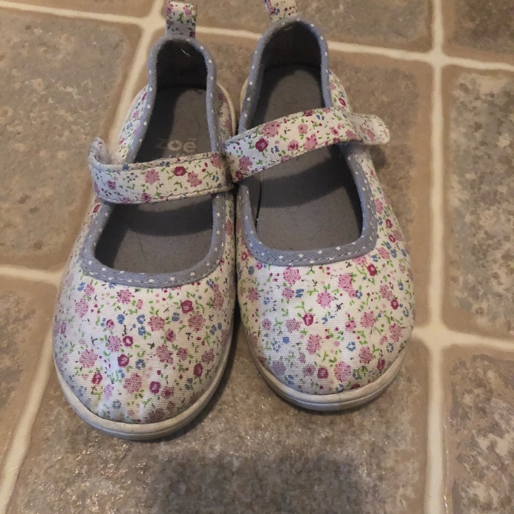 Toddler shoes size 8